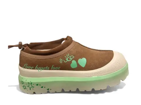 UGG Tasman Hybrid A-13